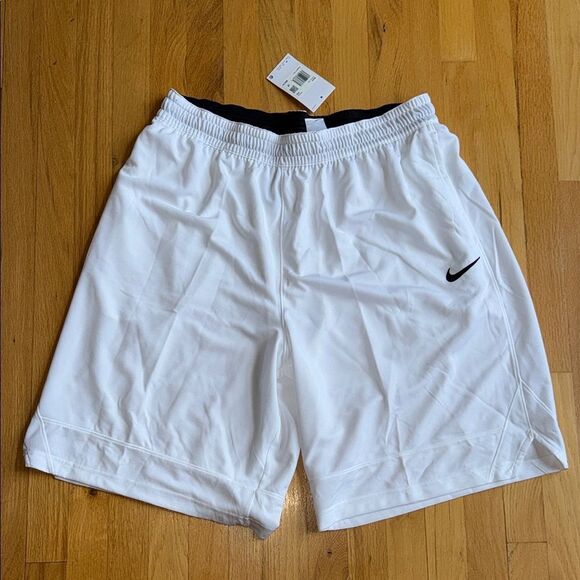 Nike Sportswear Basketball Shorts White Black Men’s Size Large - Picture 1 of 2
